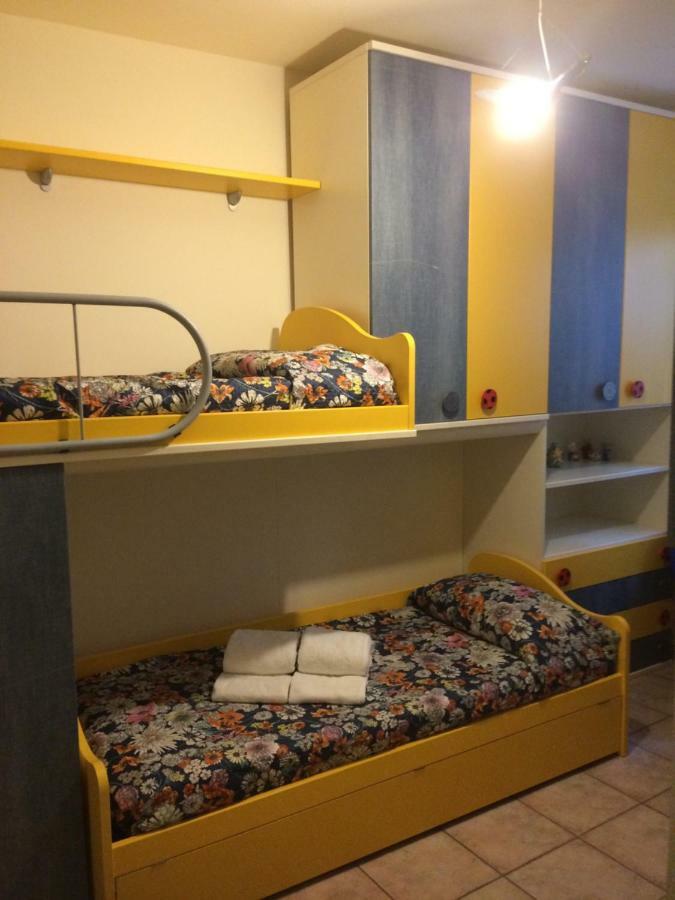 Apartamento Locazione Turistica Lea Castelnuovo del Garda Exterior foto