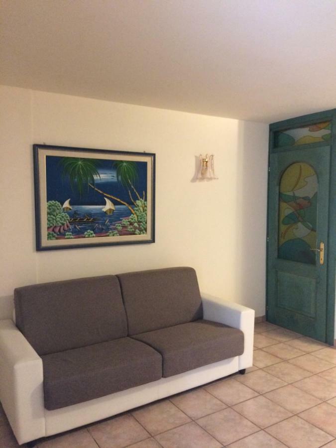 Apartamento Locazione Turistica Lea Castelnuovo del Garda Exterior foto